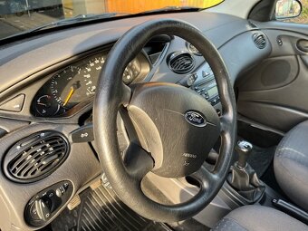 Prodám Ford Focus Kombi 1,6 benzin najeto 63 000 km - 9