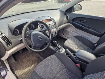 Kia Cee´d, 1,6 CRDi 84kW, 1. MAJITEL - 9