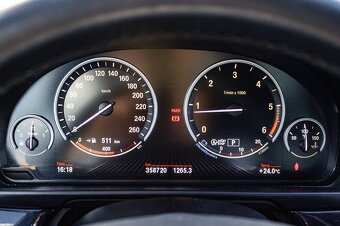 BMW Rad 5 520d 135kW / Bi-Xenon / - 9