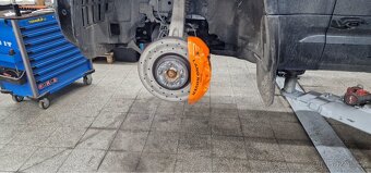 Land Rover Defender V8 - 9