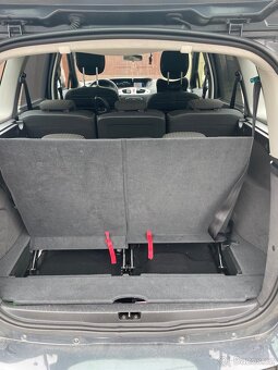 Renault Mégane grand scenic 1.5dCi,2010,7 míst - 9