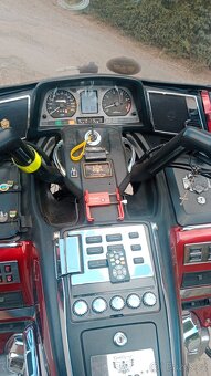 Honda Goldwing gl 1500SE - 9