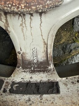 Originál alu kola Volvo XC R17 nové zimní pneu - 9