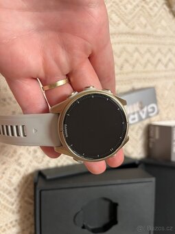 Garmin Fenix 8 43mm Sapphire Gold - 9
