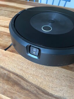 Robotický vysavač iRobot Roomba Combo j7 - 9