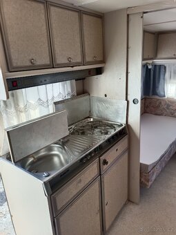 Dethleffs RD6+sluneční clona - 9