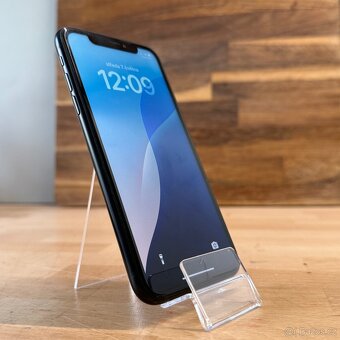 iPhone XR 64GB, černý (12 měsíců záruka) - 9
