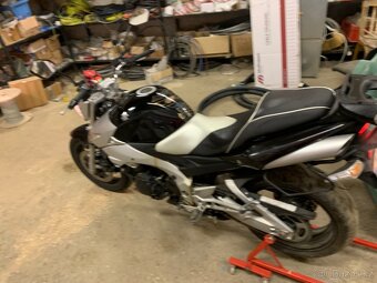 Suziki GSR 600 - 9