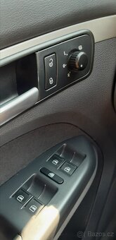 Volkswagen Touran 1.4 TSi  7 míst 2010 - 9