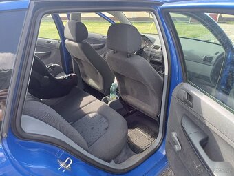 Škoda fabia 1.4mpi-50kw r.2002 combi stk platná - 9