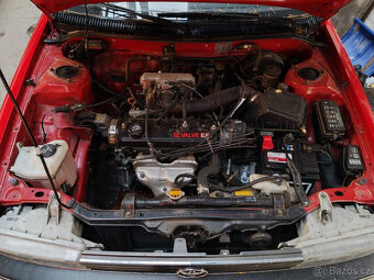 Hyundai i10 benzínový 1.1 2009 49kW klima čtyřválec - 9