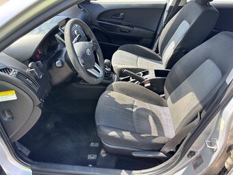 Kia Ceed - 9
