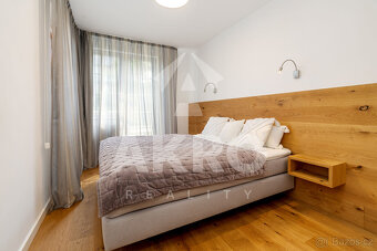 Prodej bytu 3kk 97m2, balkon 8m2, zahrada 187m2 s terasou v - 9