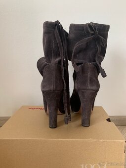 Prada kozačky, pravá kůže. Made in Italy. vel. 36,5 - 9