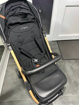 Cestovní kočárek MOMI - 9