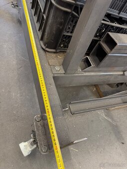 Pojízdný regál na kovový materiál - 9