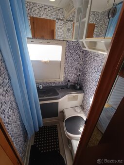 Alkovna, bydlík, obytný vůz - 9
