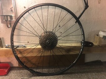 Brzdové páky a třmeny SHIMANO + zadni kol - 9