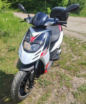 Aprilia sr 125motard - 9