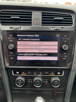 Volkswagen Golf, 1.5 TSI DSG NAVI TAŽNÉ 1.M DPH - 9