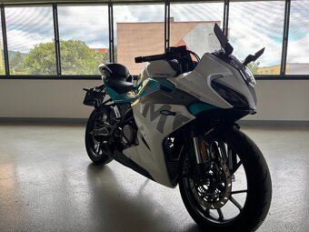 CFMOTO 300SR Nebula White - 9