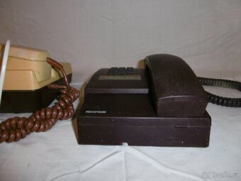tlačítkový telefon retro více kusů - 9