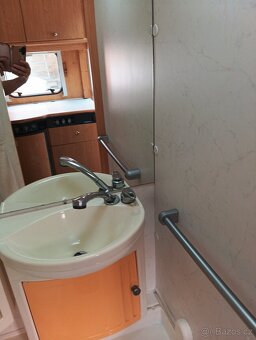 Hezký čistý nepoškozený obytný karavan SK.B - 9