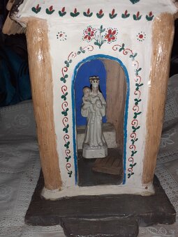 Starožitný hrací obraz, kaplička se soškou - 9