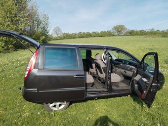 FIAT ULYSSE 2,2JTD 07/2005 NAJETO 172000km, 94kW - 9
