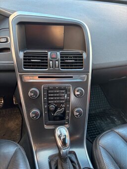 Volvo XC60, 4x4, 120kW,R-Design,06/2013, 1.majitel - 9