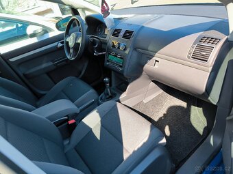 Touran 1.2 TSi 16V, xenony, led denní svícení,klima,132t.km - 9