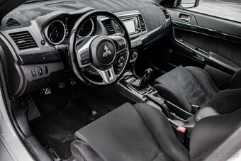 Mitsubishi Lancer EVO X 2.0 16V Turbo 4WD MIVEC GSR - 9