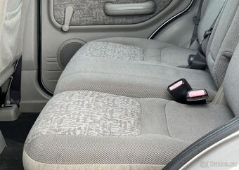 Land Rover Freelander 2.0TD 4x4 KLIMATIZACE ALU manuál 72 kw - 9