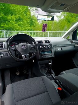 VW Touran 1.6Tdi 66kw 10/2013, servis Porsche - 9