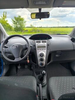 Toyotu Yaris r.2006 - 9