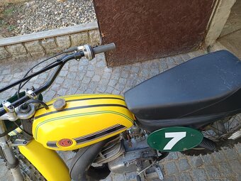 ČZ 250 - 9