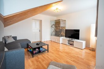 Prodej vily 500m2, pozemek 2048 m2, ulice Legií, Říčany - 9
