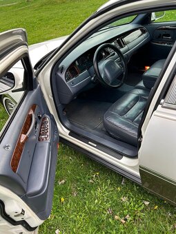 Lincoln Town car 4,6 V8 - 9