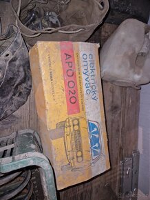 Směs dílů škoda MB, 105,120, octavia 440, spartak, lada td. - 9