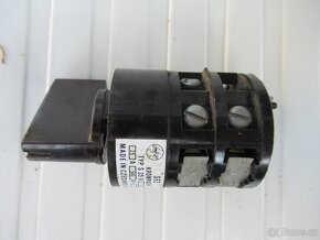Vypinač TYP S 25 V, nový-selenový usměrňovač Sj 12 6/0,5 - 9