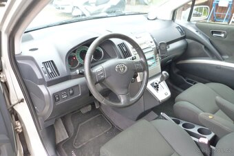 Toyota Corola Verso 1.8i 16v automat 7 míst - 9