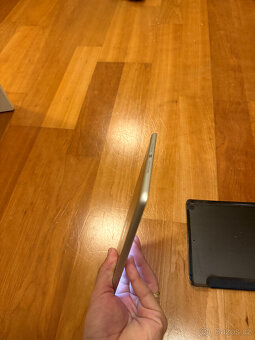 IPad 10,2" (7. generace, 2019), Retina displej,bez škrábanc - 9