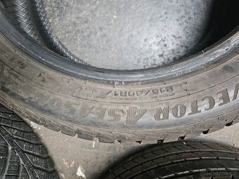 215/50R17 95V XL Vector 4Seasons  GOODYEAR - 9