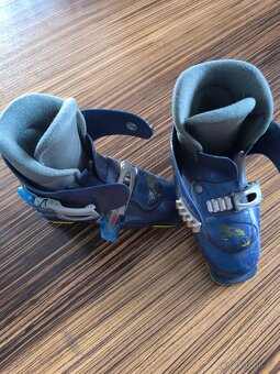 Prodám lyže, lyžáky,helmy, brýle - 9