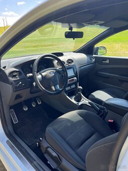 Ford Focus 2.0 - 9