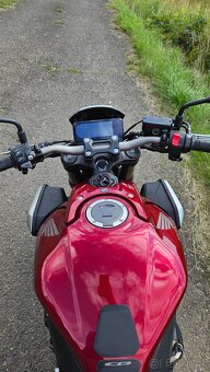 Honda CB650R - 9