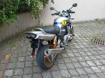Yamaha xjr 1300 - 9