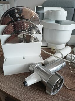Kuchyňský robot Bosch MUM4855 - 9