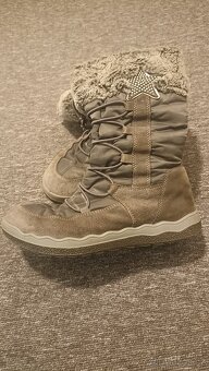 Dívčí sněhule, 39 - 9