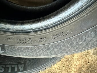 prodám zimní 195/60/15 Semperit a Michelin - 9